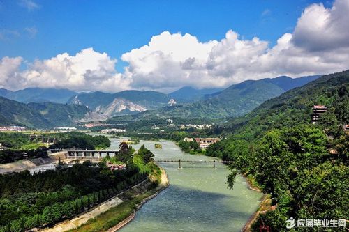 6.自驾路线推荐：成都-都江堰-松潘高速；成都-康定-理县县城（或七洞沟风景区)---毕棚沟（门票90元/人，游玩时间约2小时，第二天早上不需返回）