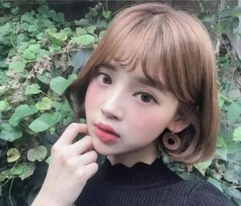 ​圆脸的女生适合什么发型