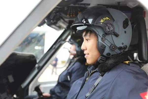 女机长宋寅