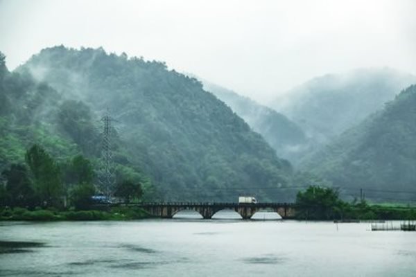 山雨