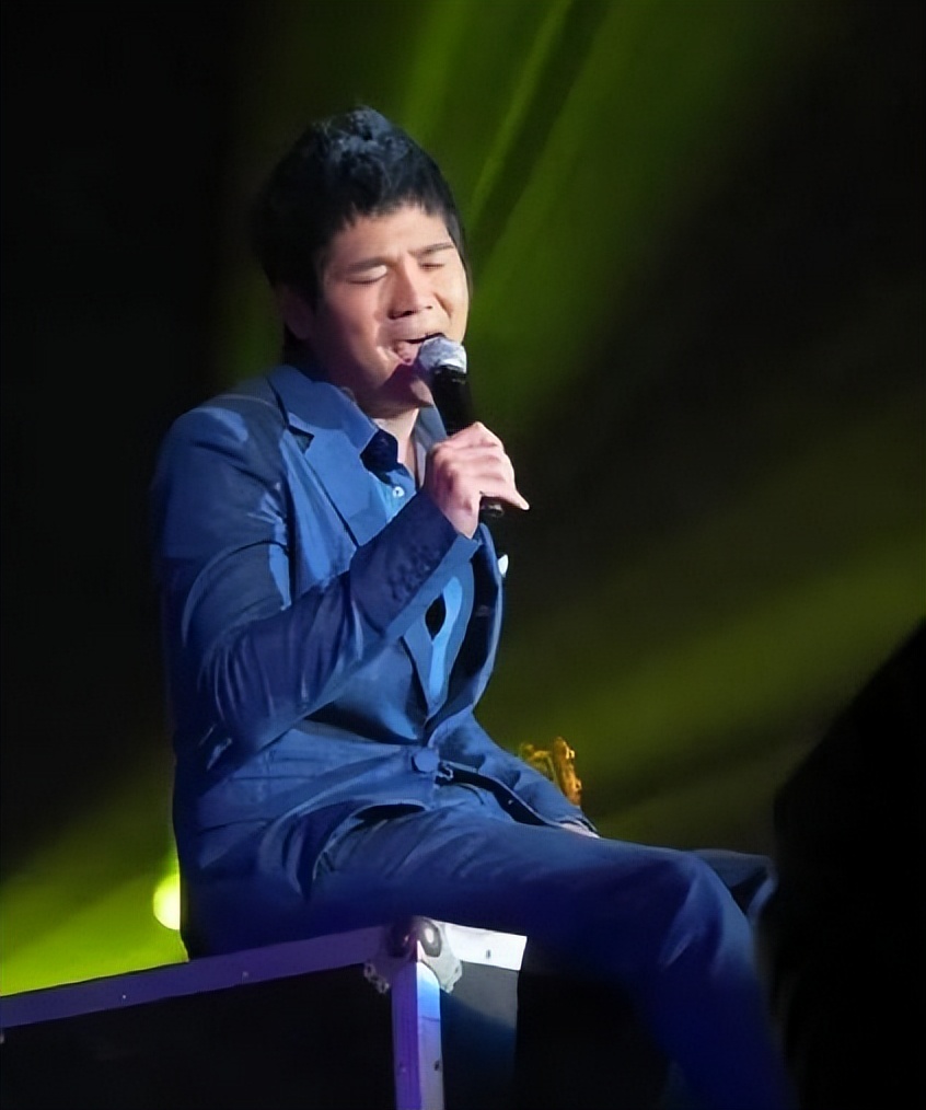 曹格深夜示爱前妻吴速玲，称依然爱她，发出求救信号直呼很痛苦