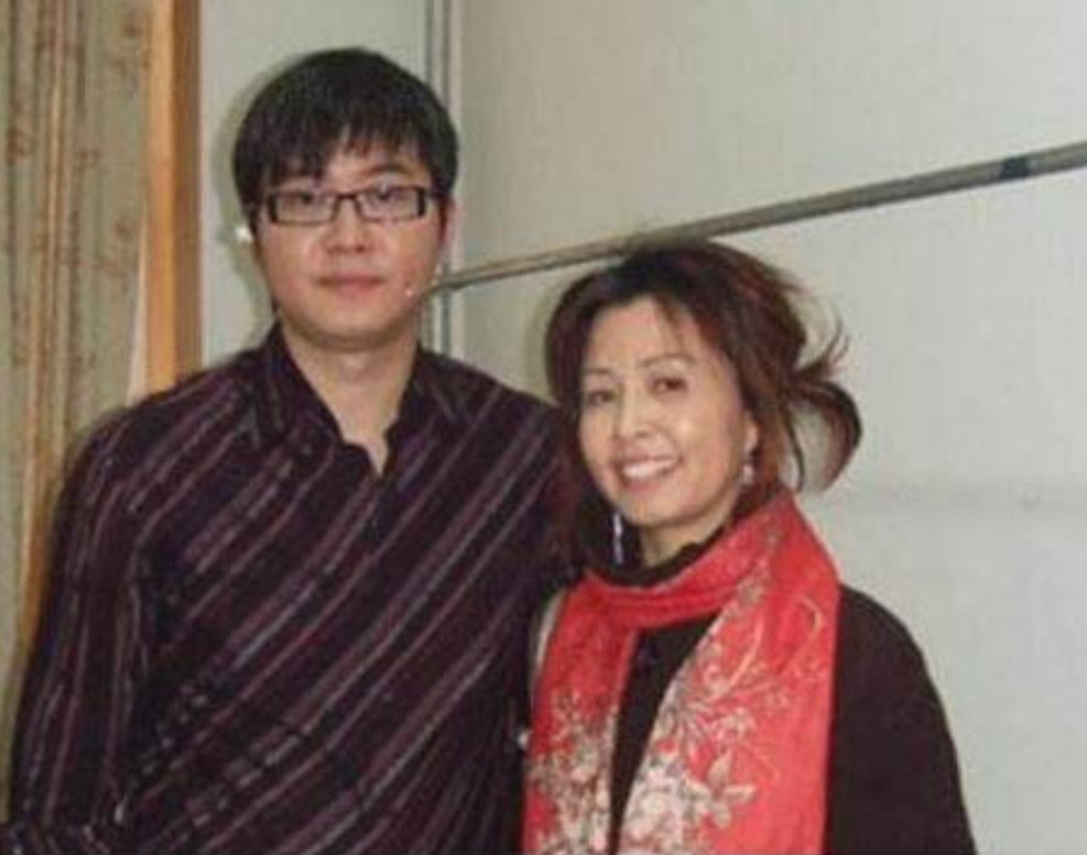 主持人赵川：3段婚姻，一婚记者，二婚画家，三婚小16岁的空姐