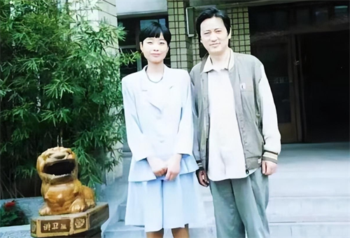 著名艺术家在日本家中去世，邓超周杰发文悼念，妻儿被曝是日本人