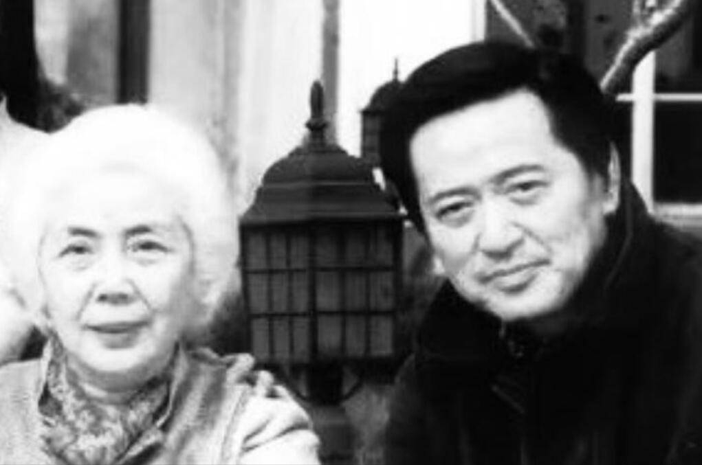 著名艺术家在日本家中去世，邓超周杰发文悼念，妻儿被曝是日本人