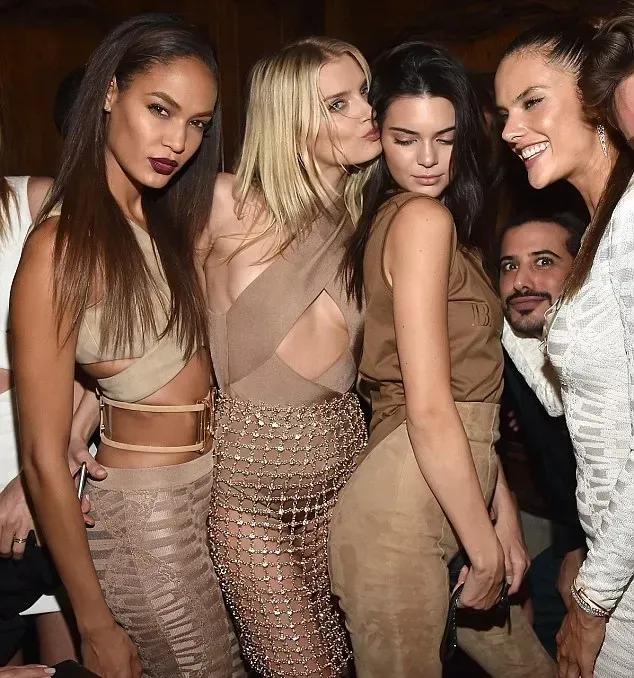 逛街当T台，你永远不知道肯达尔·詹纳（Kendall Jenner）有多美