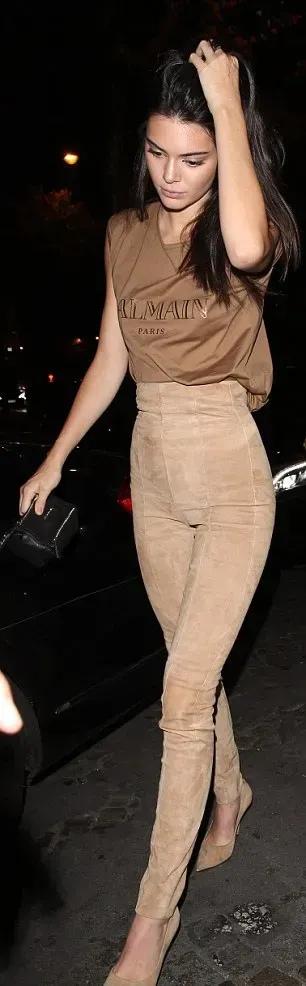 逛街当T台，你永远不知道肯达尔·詹纳（Kendall Jenner）有多美