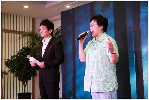 配音演员丁建华