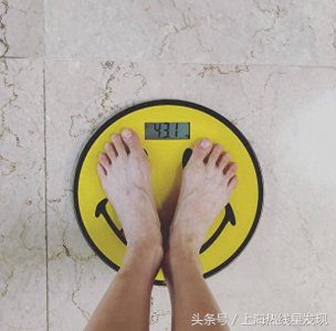 ​韩国女歌手泫雅体重大公开 身高161.8cm体重43.1kg