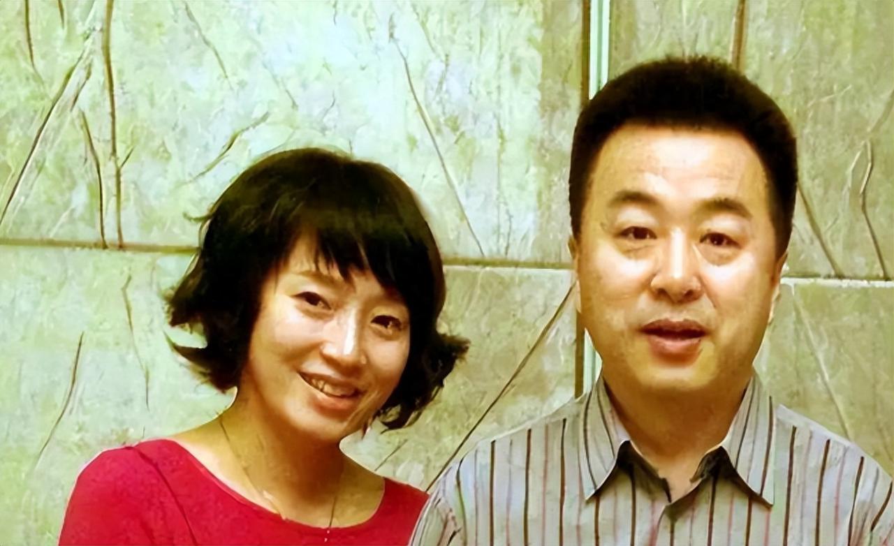 央视主持人宝晓峰个人简历（宝晓峰主持人经历介绍）-