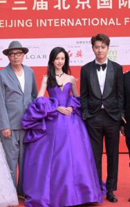 ​娱乐圈有多势利？(陈凯歌一把推开章子怡，冯小刚无视文章)
