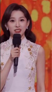 ​体育主持人马凡舒照片