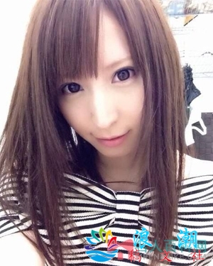板野有纪人物海报