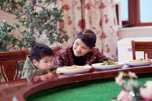 巨力集团杨子多有钱 杨子家庭背景父母做什么的 杨子的母亲资料