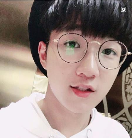 钟易轩为什么进了13强 钟易轩是哪个赛道的