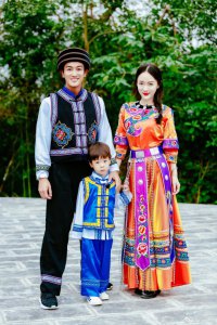 ​霍思燕儿子长得像黄毅清对比图霍思燕黄毅清什么关系