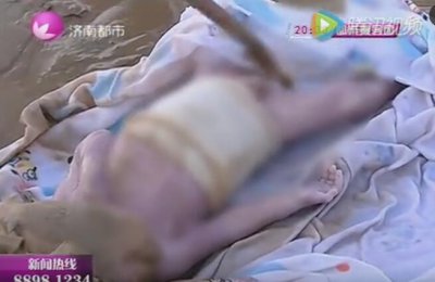 ​黄河钓鱼钓上男尸，7月大的双胞胎惨遭弃尸/尸体腐烂(视频)