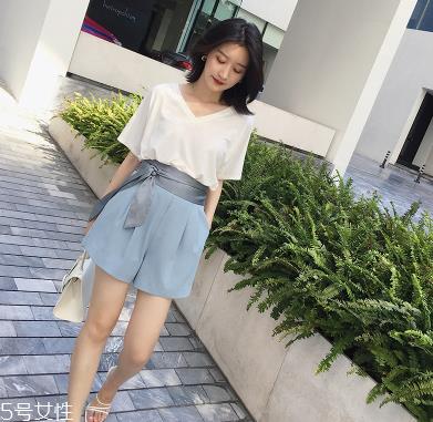 短裤怎么穿显腿长 夏天离不开它