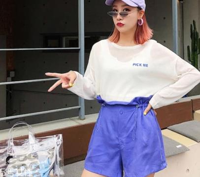 短裤怎么穿显腿长 夏天离不开它