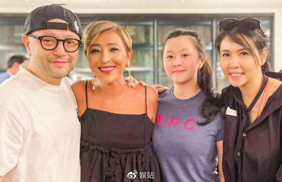 ​54岁邱淑贞近照曝光，素颜下身材发福明显，女神也难敌岁月