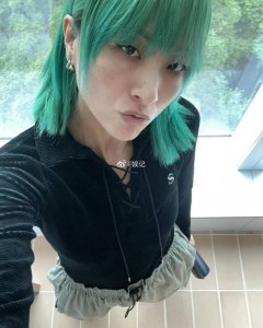 ​陈奕迅夫妇一起跑步吃饭行程满满 徐濠萦罕见分享夫妻露面恩爱合影