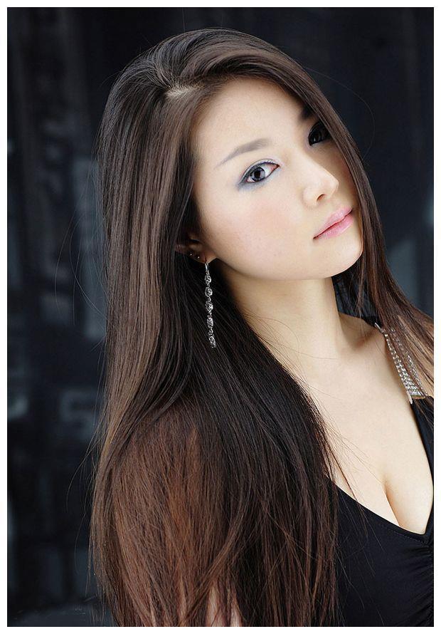 娱乐里有圈：韩国美女崔星儿生活照，你笑起来真好看！