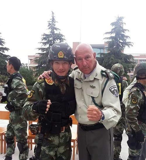 张馨予老公何捷早前壮硕肌肉照被翻出！网友：很有料哟！