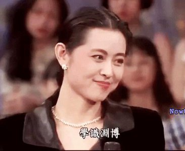 ​60岁倪萍发胖被骂＂别上电视＂，今怒瘦20斤后，同台董卿美出新高度