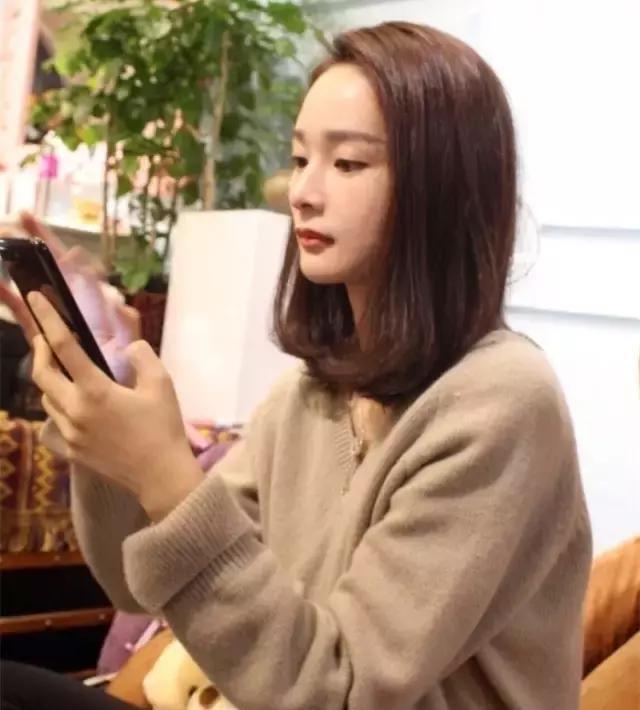 卓亨瑜不仅撞脸杨幂还撞了衫，话说这姑娘之前长这样