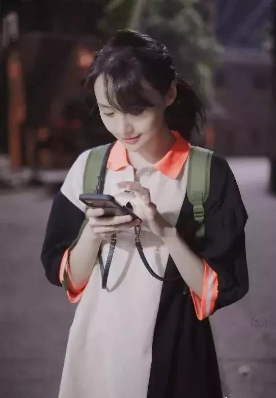 郑爽新剧收视跌破谷底，自曝拍戏为赚钱，是真性情还是情商低？