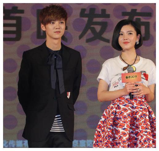 鹿晗的亲密合照：图2表情有点不自然，图4是妥妥的真爱了！
