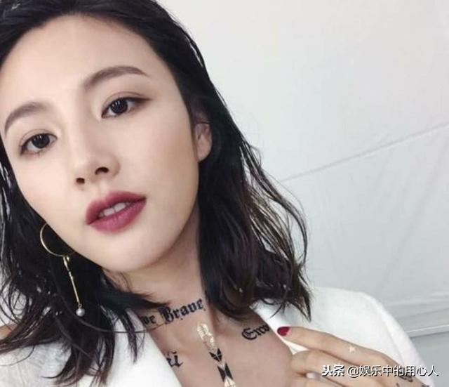 娱乐资讯：王思聪和陈雅婷遛狗