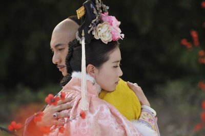 ​步步惊心：原来若曦早已破了身子，你看入宫前，八爷对她说了啥？