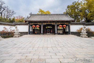 ​山东曲阜孔府，号称“天下第一家”，是仅次于明清皇宫的院落