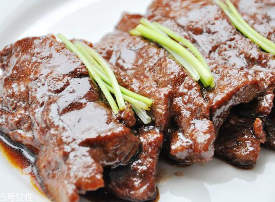 鹿肉和牛肉哪个好？鹿肉和牛肉哪个好吃些？