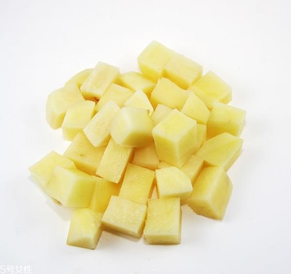 土豆要去皮吗？土豆怎么去皮最快？