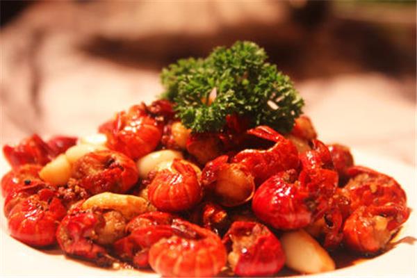 龙虾虾线如何快速去除 虾球虾线去除后为什么肉会松