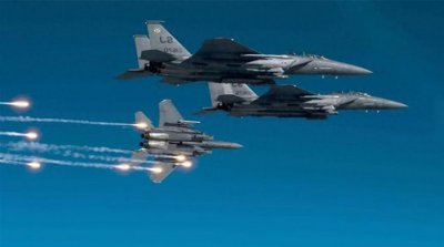 ​战争真的开始了，美军轰炸伊朗系武装营地：F-16战机穿梭轰炸