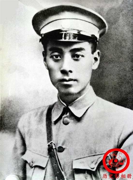 一组历史名人年轻时的照片：说图六最帅应该没人反对