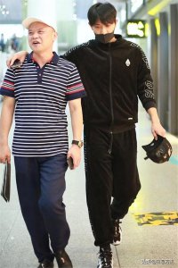 ​黄子韬父亲52岁病逝，为做孩子老板，曾放下200多亿资产
