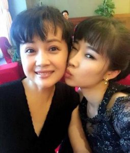 ​茹萍的婚姻与家庭：从演艺事业到一双儿女的烦恼与心声