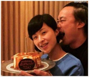 ​张瑶萱17岁举办画展，眉眼似母亲罗美薇，张学友力挺女儿