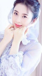 赵韩樱子改名引发热议，部分网友认为改后读起来较绕口