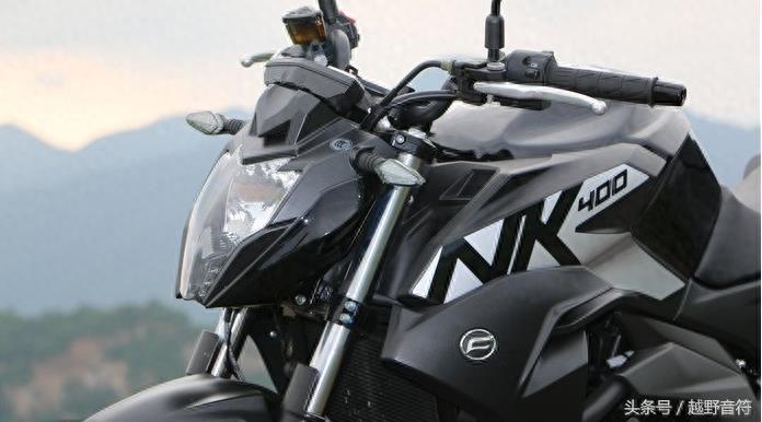 春风CF400NK 全新运动型摩托车