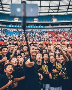​C罗韩国行全程黑脸！快来看看韩国做了什么吧