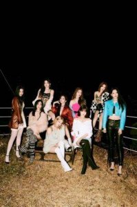 ​韩国女团fromis9成员遭遇车祸，部分行程被迫取消，fromis9在韩国受欢迎吗？