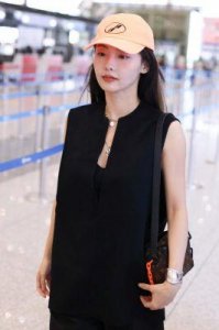 ​回顾：张嘉倪回应买超出轨事件，承认与买超已离婚，她表示：“我可以放手”