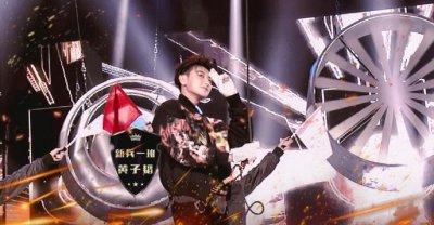 ​黄子韬快本怒甩偶像包袱，厉害了“疾步骡子马”，笑出腹肌来了！