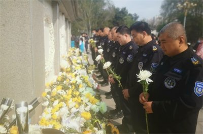 ​石保集团开展清明祭英烈活动