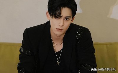 ​王鹤棣女友是谁？圈外女友疑似早被曝光，二人在一起六年了