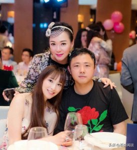 ​吴佩慈老公纪晓波为恶势力团伙首脑，其姨妈为主要成员被判处8年